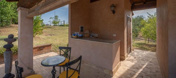 28 rooms House in Castiglione del Lago, Italy No. 292912 16