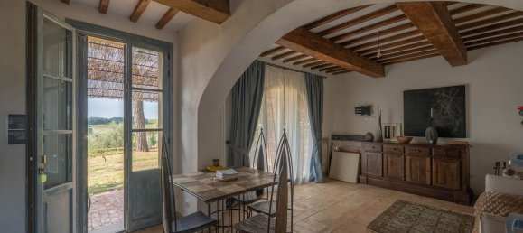 28 rooms House in Castiglione del Lago, Italy No. 292912 23