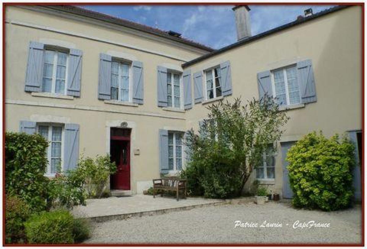 3 bedrooms House in Montbard, France No. 11884