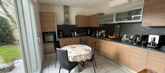 5 chambres Maison de ville à Châteauroux, France No. 208474 3