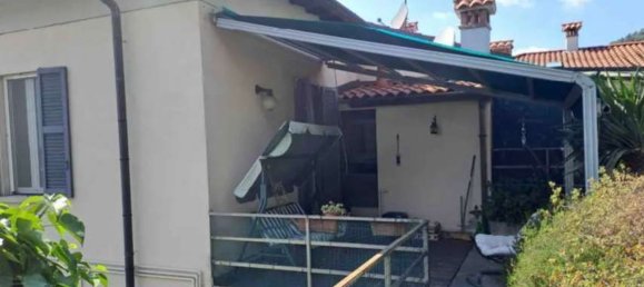 3 rooms Apartment in San Fermo della Battaglia, Italy No. 8390 2