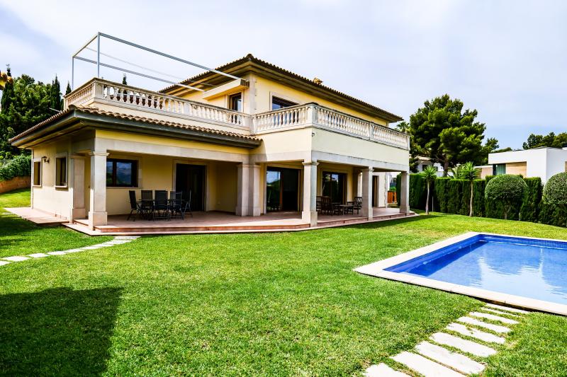 4 bedrooms Villa in Nova Santa Ponsa, Spain No. 14144