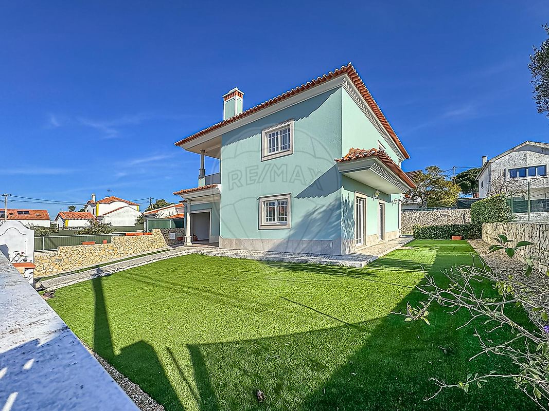 3 bedrooms House in Sesimbra, Portugal No. 185443