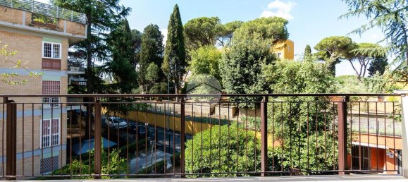 6 rooms Apartment in Rome, Italy No. 85743 4
