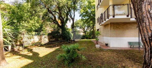 6 rooms Apartment in Rome, Italy No. 85743 11