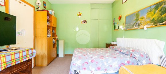 6 rooms Apartment in Rome, Italy No. 85743 3