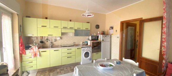 3-salle Penthouse à Campomarino, Italy No. 24983 10