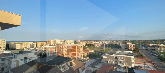 3-salle Penthouse à Campomarino, Italy No. 24983 19