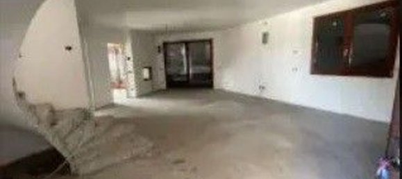 3 rooms Apartment in Giussano, Italy No. 8235 2