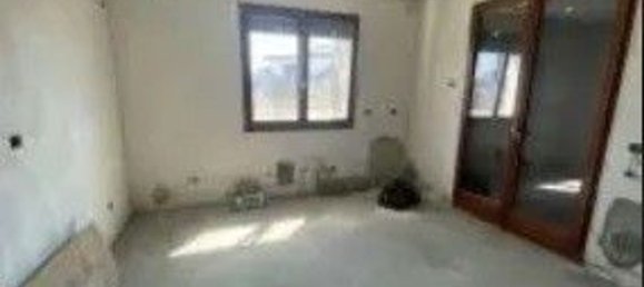 3 rooms Apartment in Giussano, Italy No. 8235 4