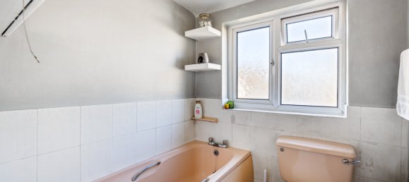 3 Schlafzimmer Haus in Redhill, United Kingdom, Nr. 980 16