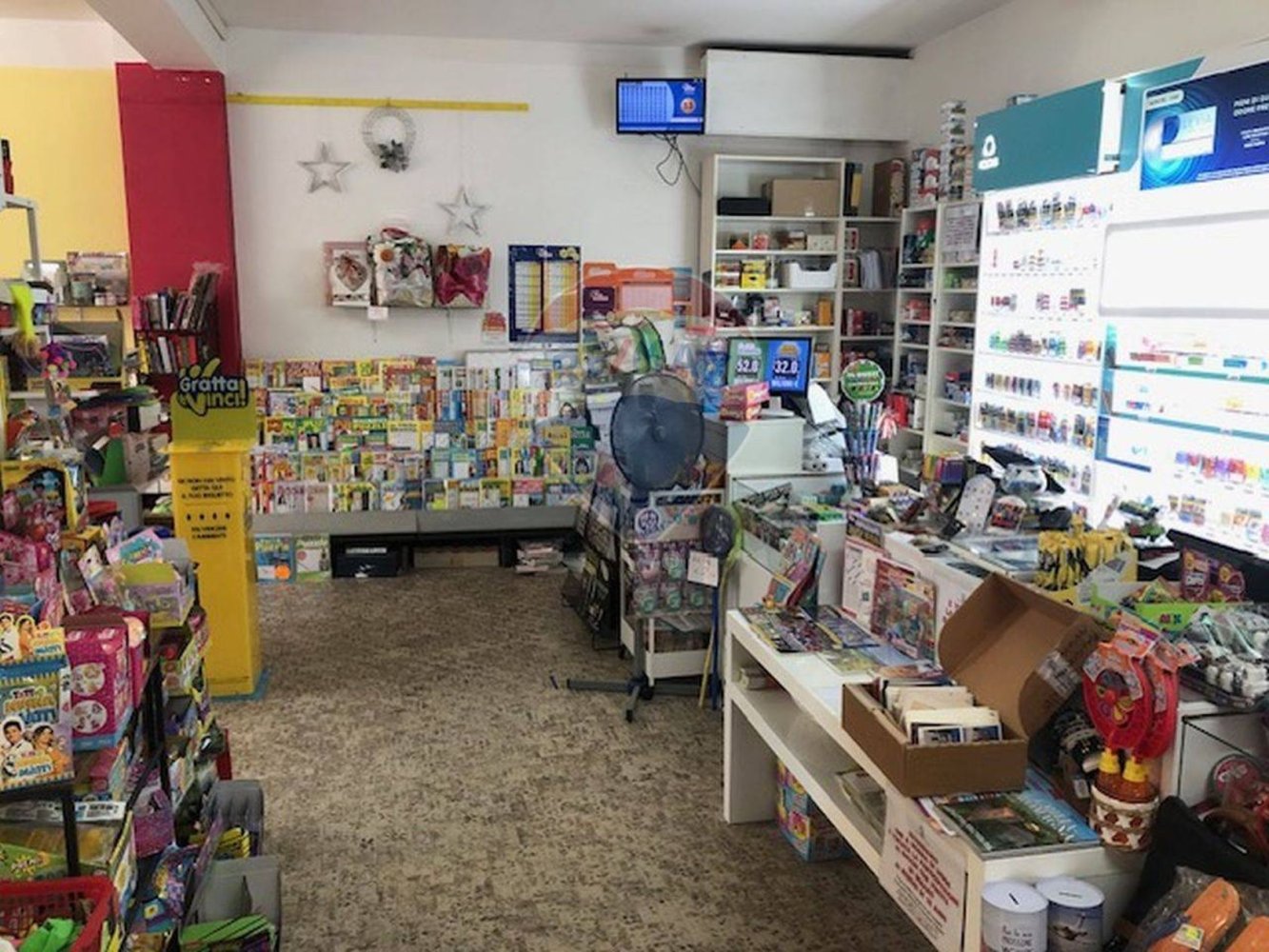 1غرفة عقار تجاري في Falconara Marittima, Italy رقم 228094