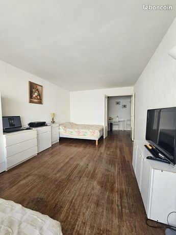 Studio in Paris, France No. 314215