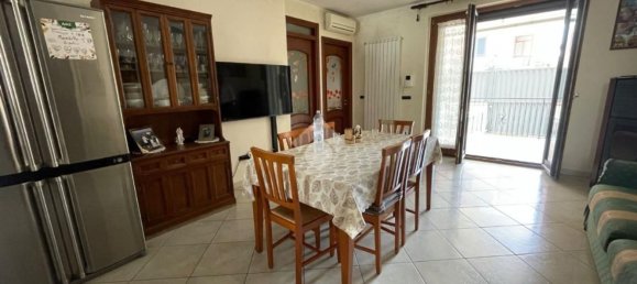 3 Schlafzimmer Wohnung in Caivano, Italy, Nr. 321107 2