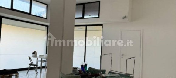 Коммерческая недвижимость с 3 комнатами в Порденоне, Италия № 110489 8