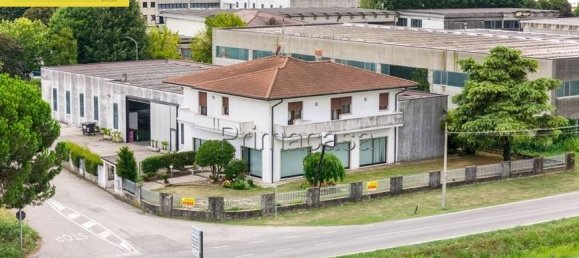 3 bedrooms House in Bonavigo, Italy No. 289596 2