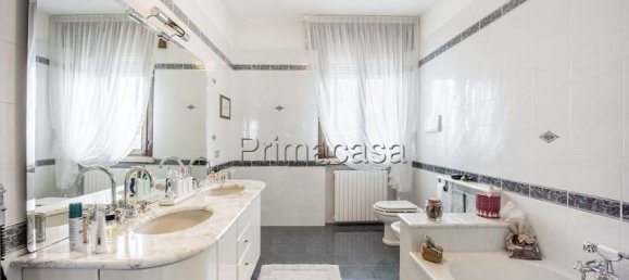 3 bedrooms House in Bonavigo, Italy No. 289596 18