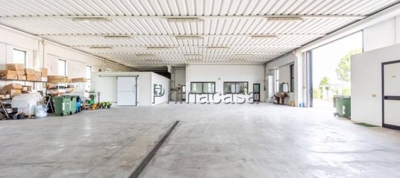 3 bedrooms House in Bonavigo, Italy No. 289596 7