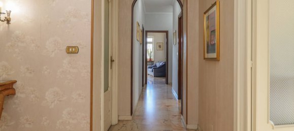 3 bedrooms Apartment in Turin, Italy No. 55280 11