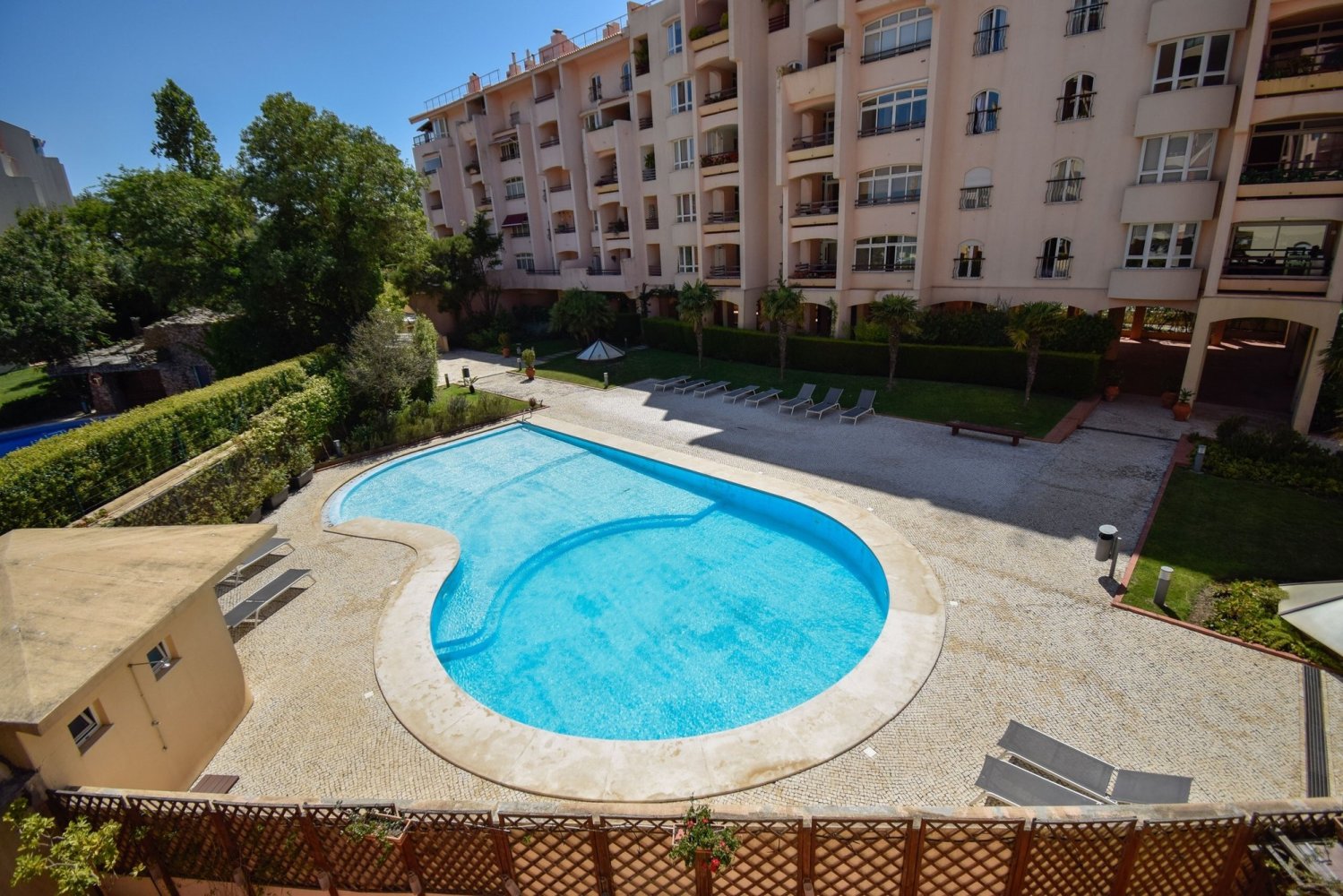 4 bedrooms Villa in Cascais, Portugal No. 236319