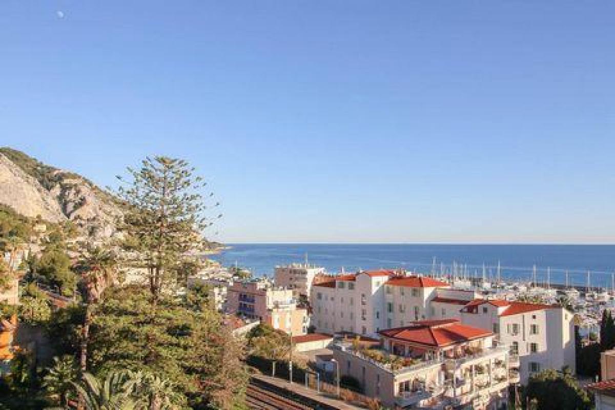 2 bedrooms Condo in Menton, France No. 3190