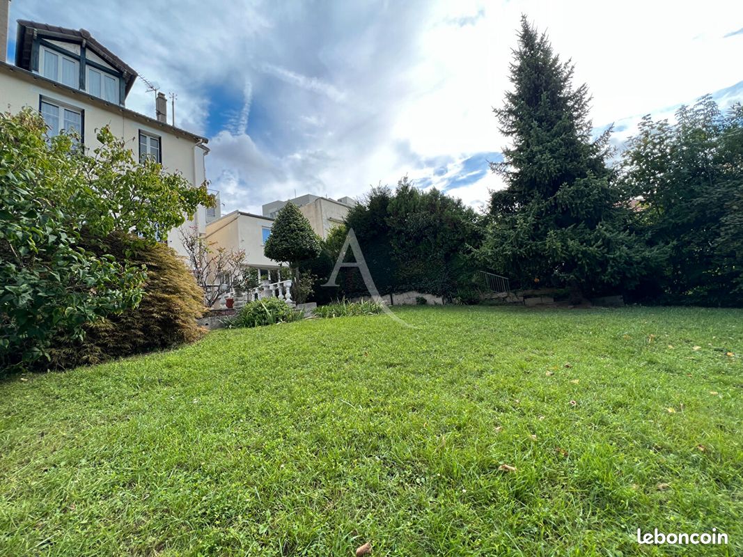 4 Schlafzimmer Haus in Fontenay-sous-Bois, France, Nr. 165814