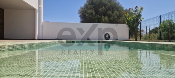 3 bedrooms House in Mexilhoeira Grande, Portugal No. 152858 2