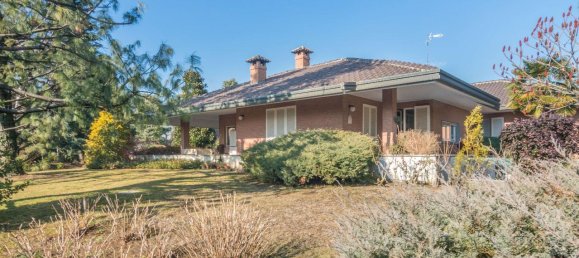 8غرفة فيلا في Fenegrò, Italy رقم 170336 13