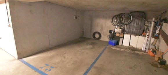 15m² Parking in Nanterre, France No. 140280 2