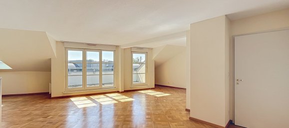 2 bedrooms Penthouse in Ostwald, France No. 158140 3