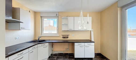 2 bedrooms Penthouse in Ostwald, France No. 158140 18