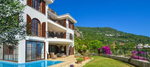 Villa 5+2 in Bektas, Turkey No. 17036 20