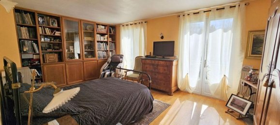 6 bedrooms House in Milly-la-Foret, France No. 167168 19