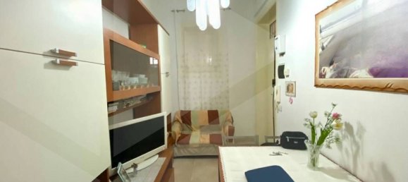 2 rooms Apartment in Bari, Italy No. 19480 3