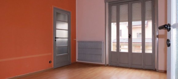 5 rooms Apartment in Busto Arsizio, Italy No. 258077 3