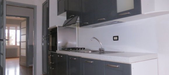 5 rooms Apartment in Busto Arsizio, Italy No. 258077 2