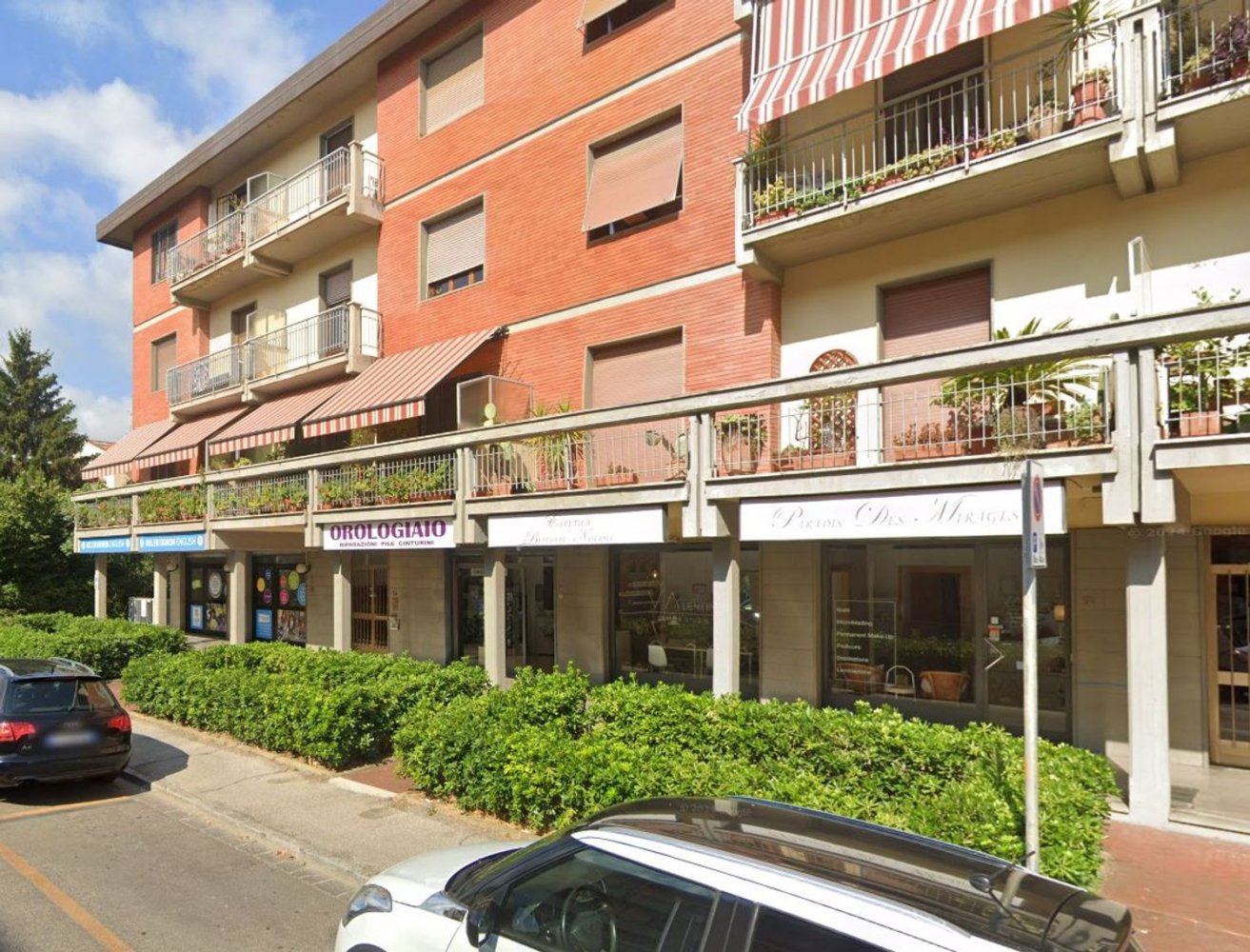 73m² Commercial property in Scandicci, Italy No. 325300