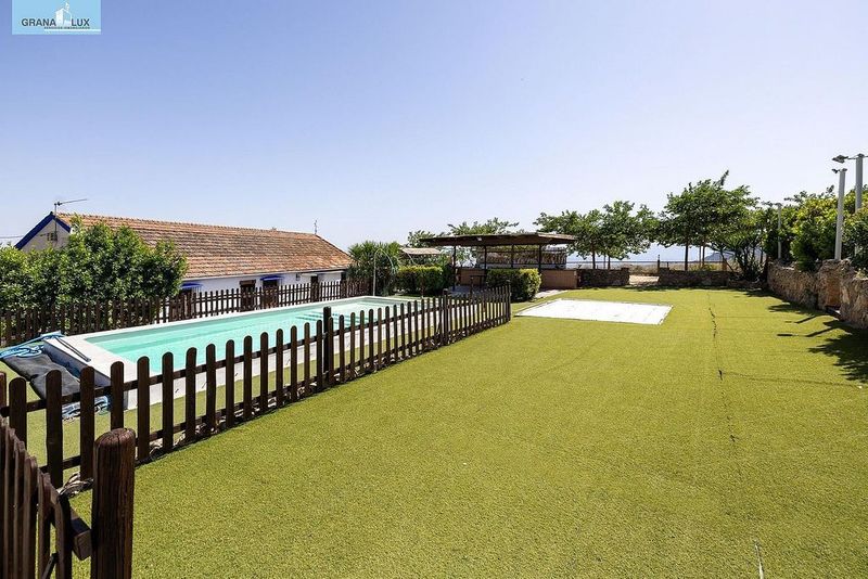 5 bedrooms Office in Granada, Spain No. 236943