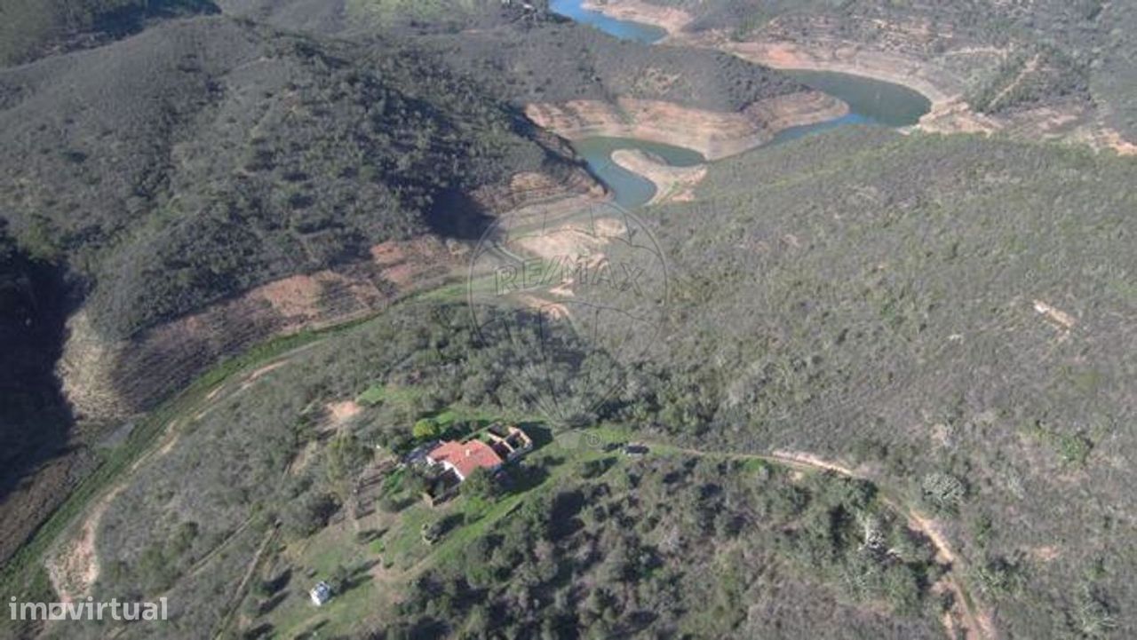 17000m² Land in Santana da Serra, Portugal No. 43216
