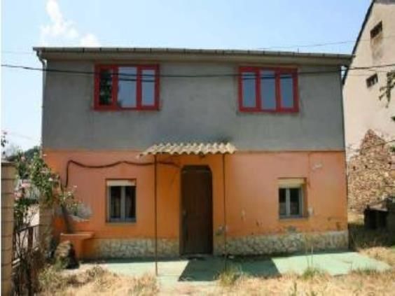 3 bedrooms House in Leon, Spain No. 81752
