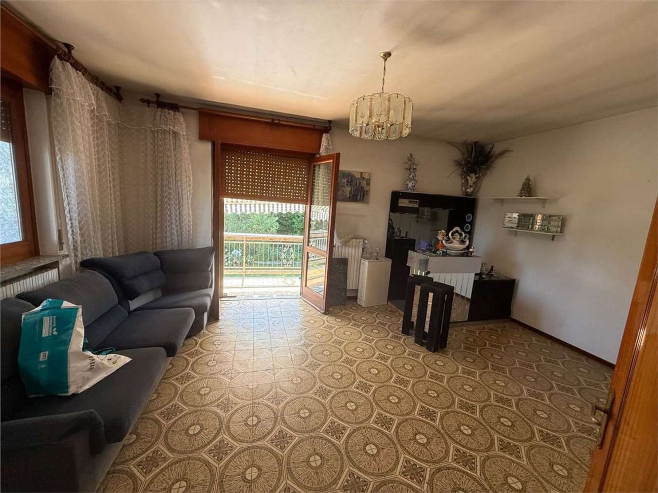 Apartamento de 5 habitaciónes en Suno, Italy No. 284470