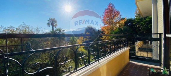 Apartamento de 3 dormitorios en Verbania, Italy No. 270514 21