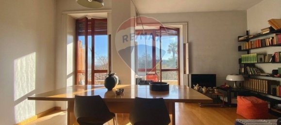 Apartamento de 3 dormitorios en Verbania, Italy No. 270514 8