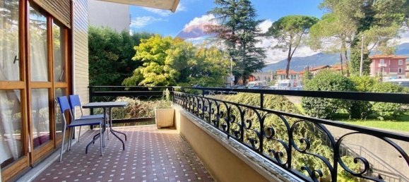 Apartamento de 3 dormitorios en Verbania, Italy No. 270514 22