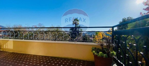 Apartamento de 3 dormitorios en Verbania, Italy No. 270514 24