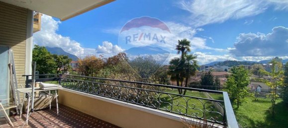 Apartamento de 3 dormitorios en Verbania, Italy No. 270514 4