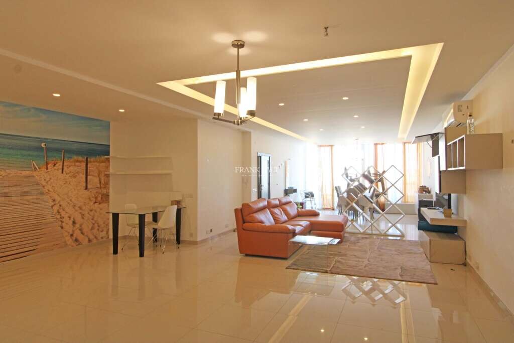 3 bedrooms Apartment in Zebbug, Malta No. 11070