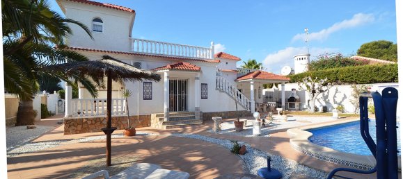 3 Schlafzimmer Villa in La Zenia, Spain, Nr. 529 5