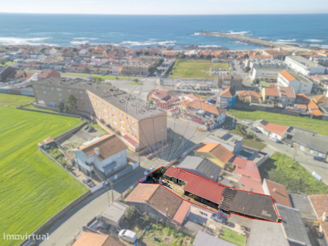 Дом с 3 спальнями в Матозиньюш, Португалия № 28137