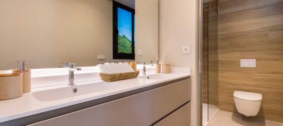 3 bedrooms Apartment in Azahar de Estepona, Estepona, Spain No. 15369 8